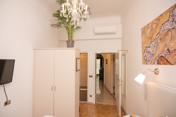 Einzelzimmer Egon Schiele Themenzimmer Schrank