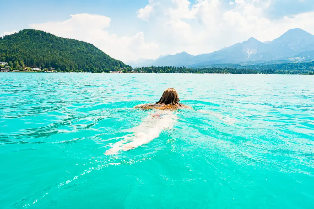 schwimmen-im-faaker-see-region-villach-tourismus-gmbh-johann-kopf Schwimmer im Faaker See