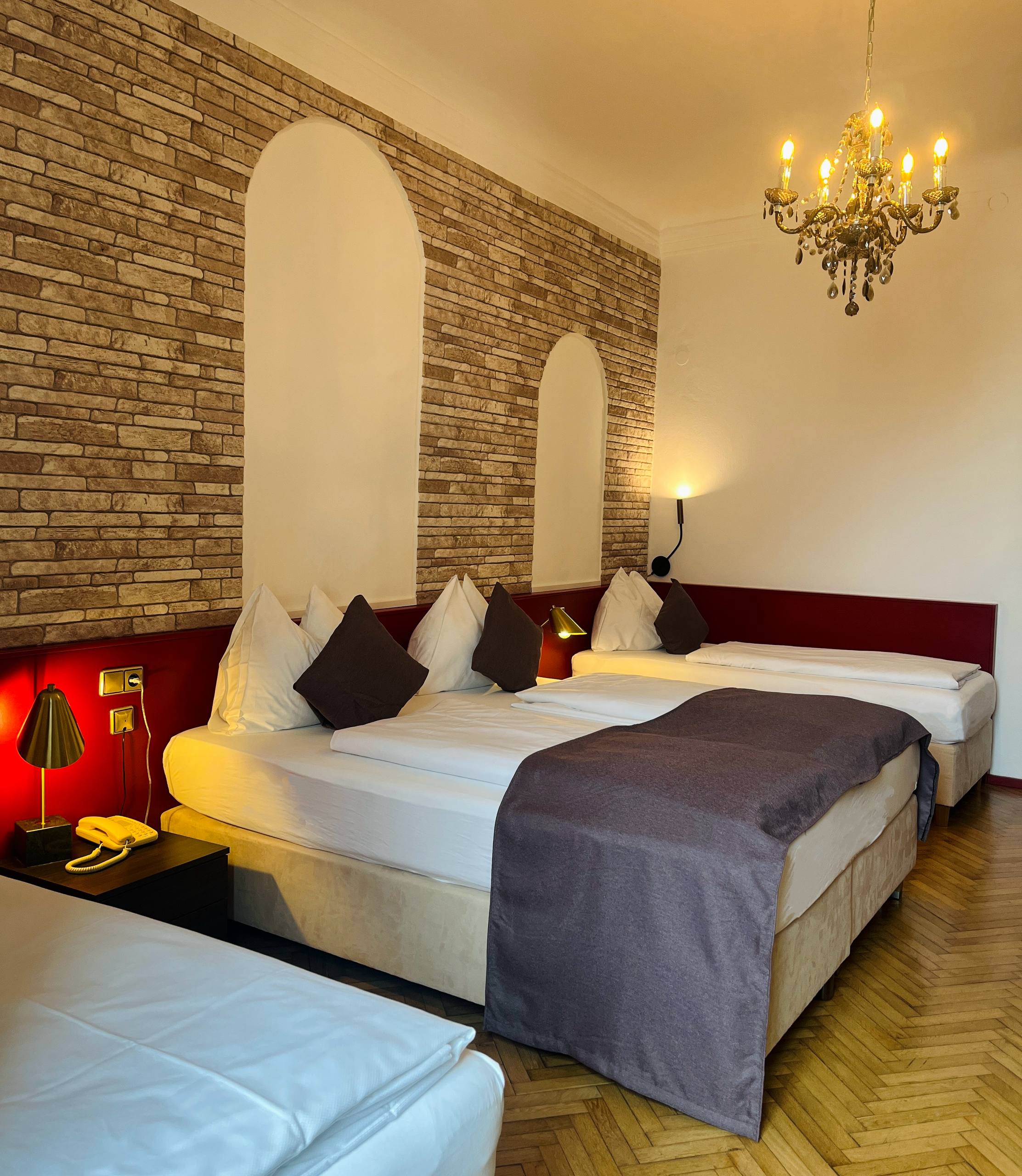 Vierbettzimmer mit Doppelbett