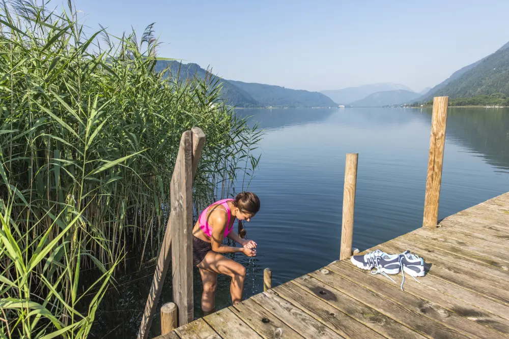 Baden am Ossiacher See mit Bergpanorama